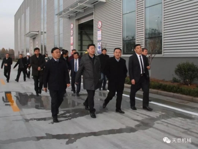 山東省住建廳黨組成員、副廳長張曉海蒞臨天意機械調(diào)研指導