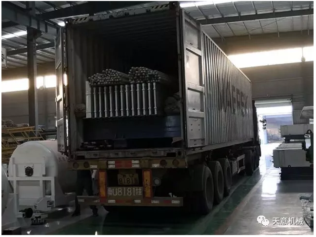 天意機(jī)械為柬埔寨客戶加工生產(chǎn)年產(chǎn)80萬平方輕質(zhì)墻板生產(chǎn)線成功裝車啟運(yùn)！